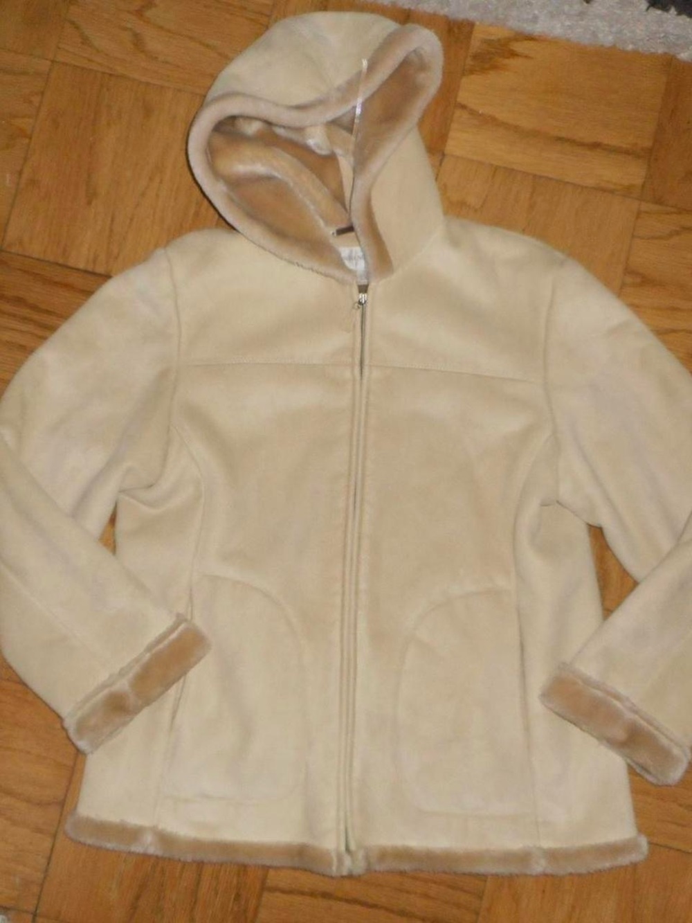 Cream fleece zip-up jacket 🤍 (Jones New York, size L)